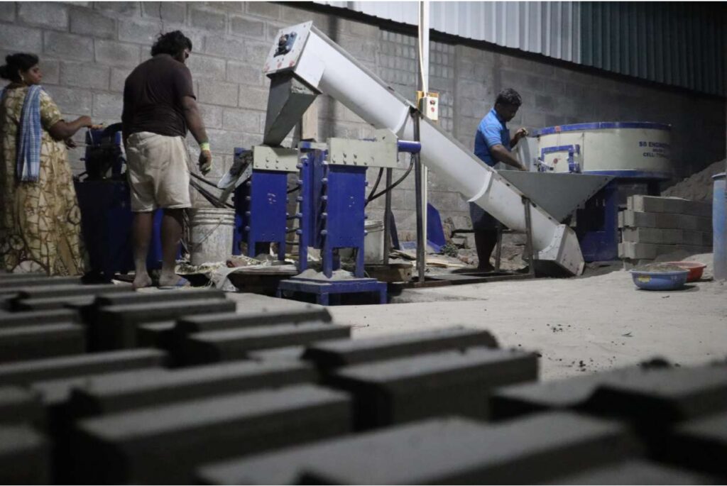 Interlock Brick Machine with Screw Conveyor Manufacturer in Salem - SB Engineering