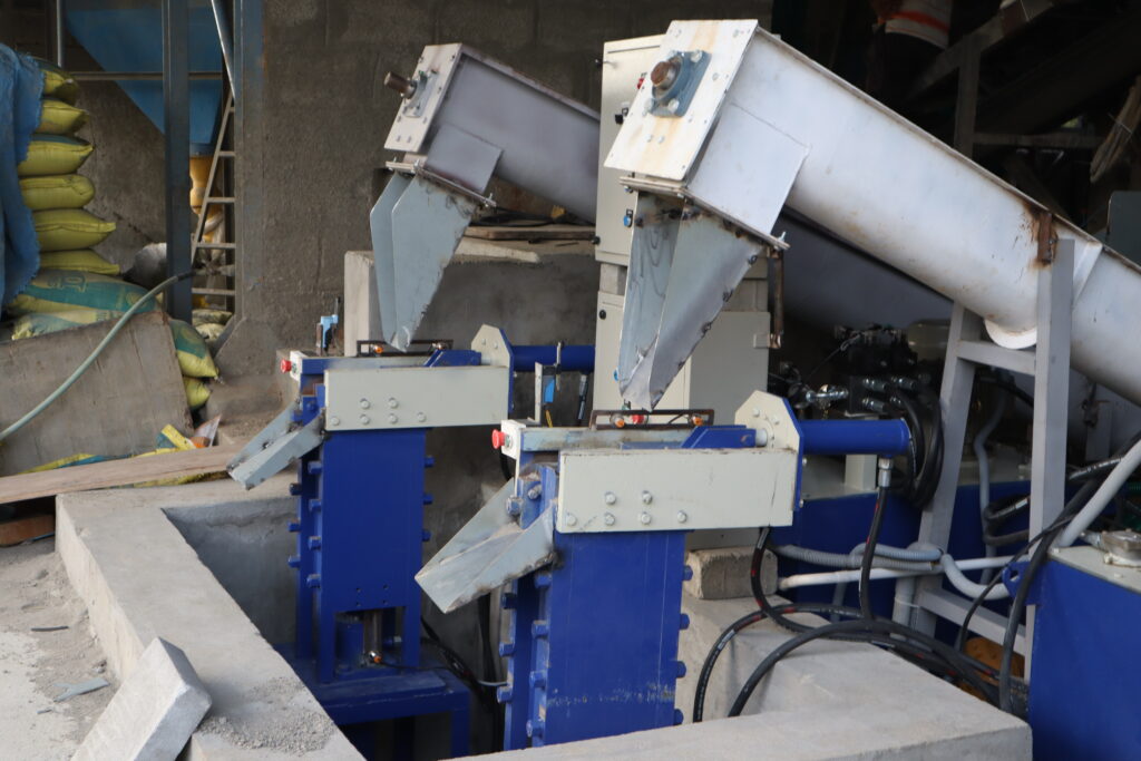 Interlock Brick Machine Fully Automatic with Screw Conveyor Manufacturer in Salem - SB Engineering
