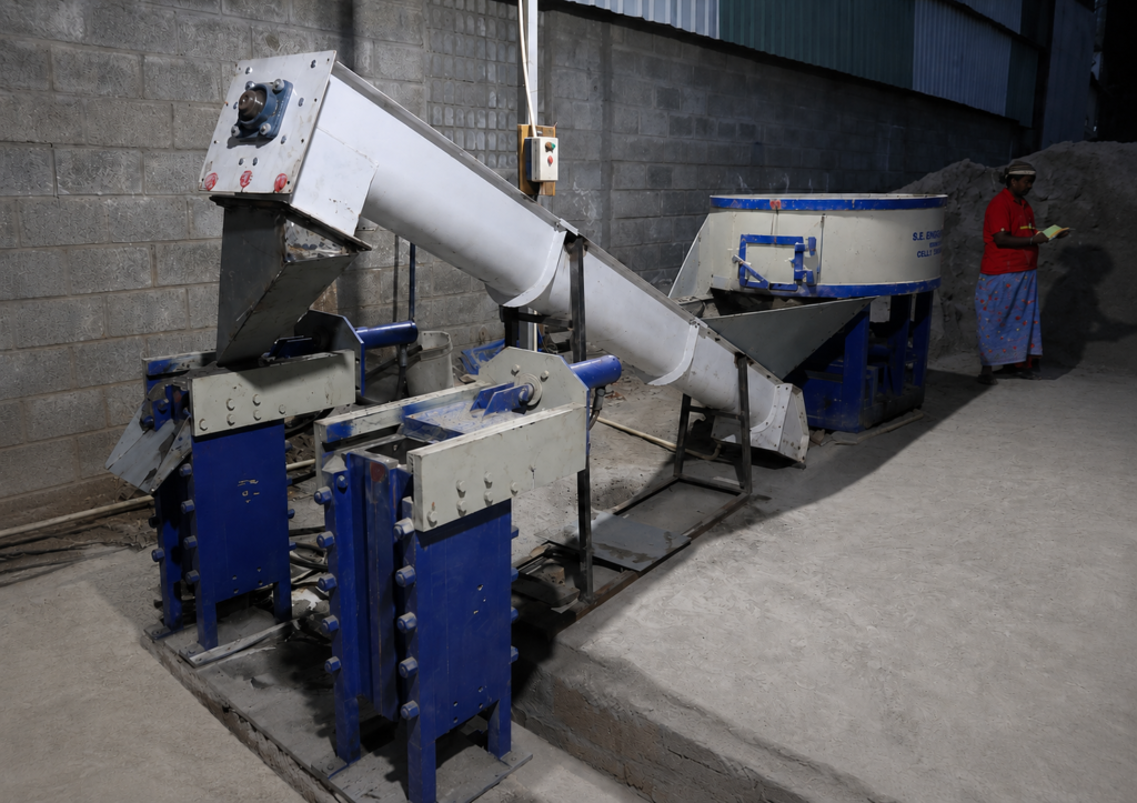 Interlock Brick Machine with Screw Conveyor Manufacturer in Salem - SB Engineering